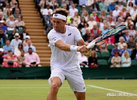 她并未远离 她并未远离